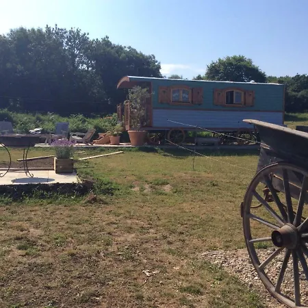 Roulotte De Luxe Vue 180° ,et Un Ha De Verdure Glamping *