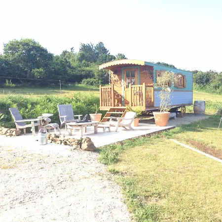Roulotte De Luxe Vue 180° ,et Un Ha De Verdure Glamping *