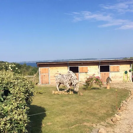 Tente de luxe Roulotte De Luxe Vue 180° ,et Un Ha De Verdure